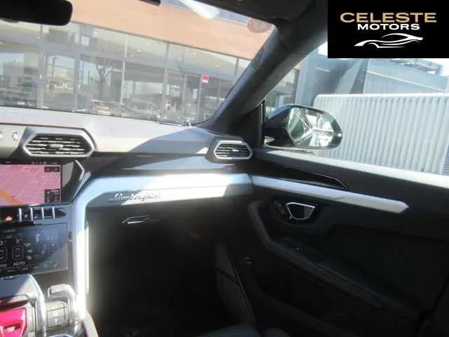 LAMBORGHINI Urus 2019 — photo 6 sur 8