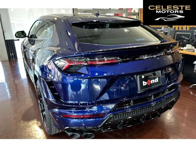LAMBORGHINI Urus 2024 — photo 4 sur 8