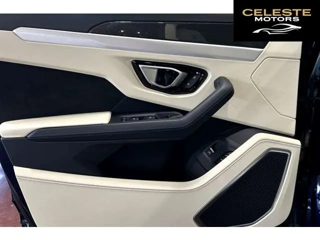 LAMBORGHINI Urus 2024 — photo 8 sur 8