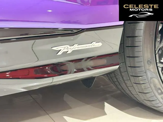 LAMBORGHINI Urus 2024 — photo 5 sur 8