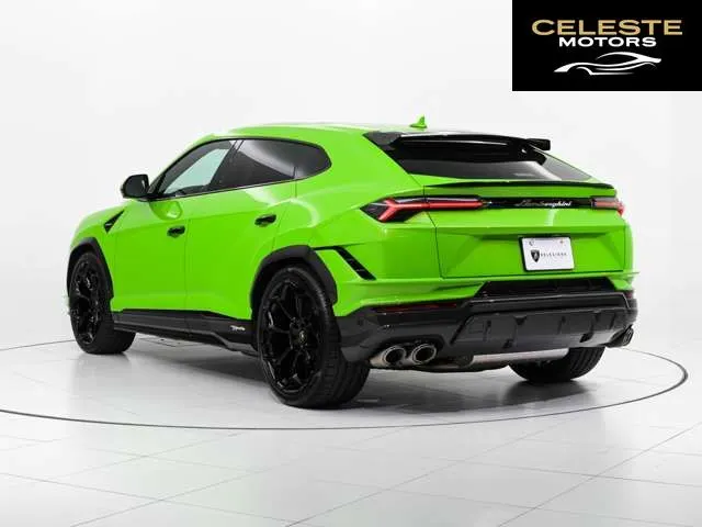 LAMBORGHINI Urus 2024 — photo 2 sur 8