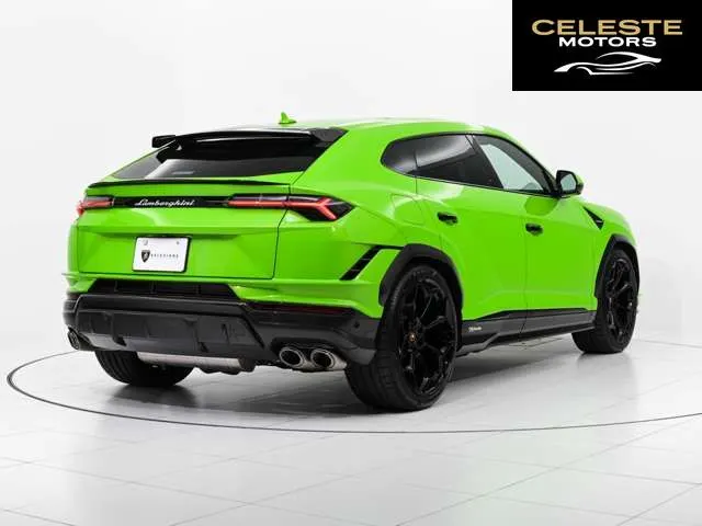 LAMBORGHINI Urus 2024 — photo 4 sur 8
