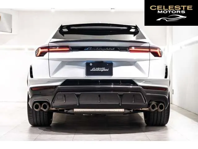 LAMBORGHINI Urus 2024 — photo 4 sur 8
