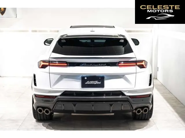LAMBORGHINI Urus 2024 — photo 5 sur 8