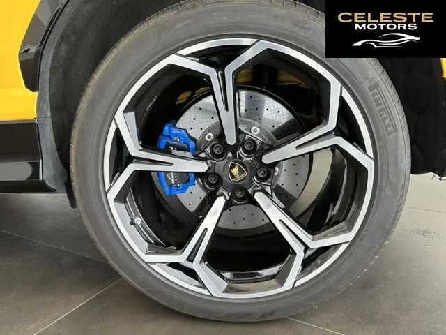LAMBORGHINI Urus 2019 — photo 8 sur 8