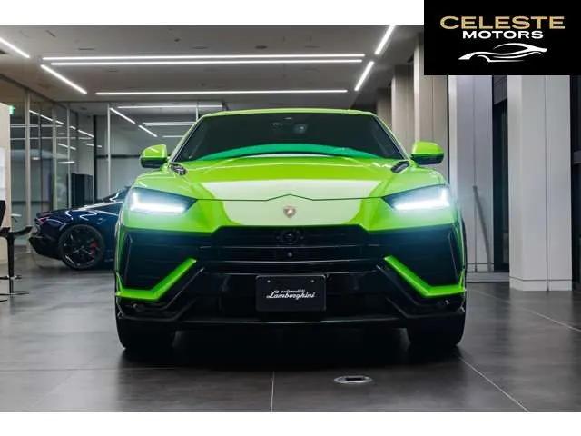 LAMBORGHINI Urus 2024 — photo 3 sur 8