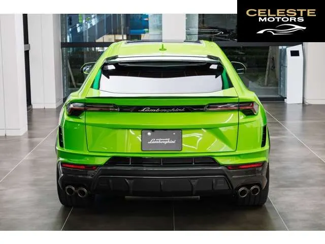 LAMBORGHINI Urus 2024 — photo 4 sur 8