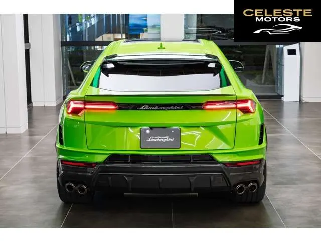 LAMBORGHINI Urus 2024 — photo 5 sur 8
