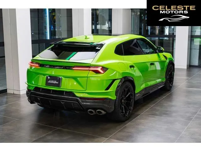 LAMBORGHINI Urus 2024 — photo 8 sur 8