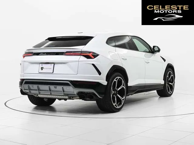 LAMBORGHINI Urus 2019 — photo 4 sur 8