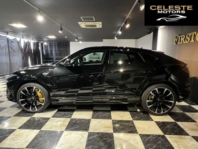 LAMBORGHINI Urus 2020 — photo 2 sur 8