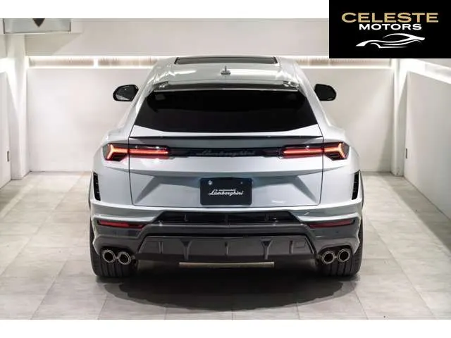 LAMBORGHINI Urus 2023 — photo 2 sur 8