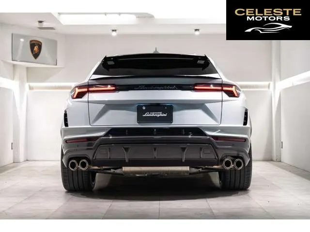 LAMBORGHINI Urus 2023 — photo 3 sur 8