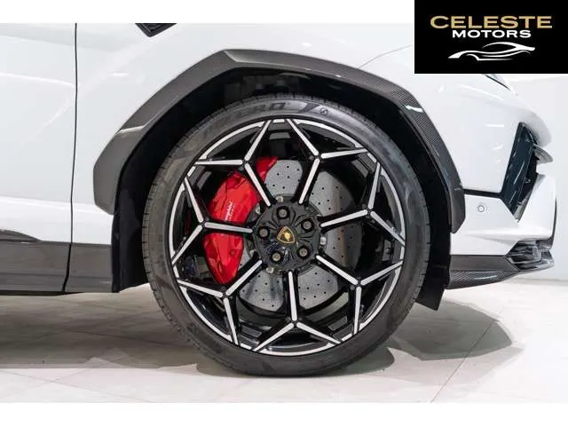 LAMBORGHINI Urus 2023 — photo 6 sur 8