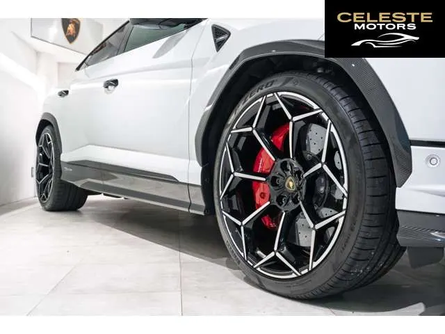LAMBORGHINI Urus 2023 — photo 7 sur 8