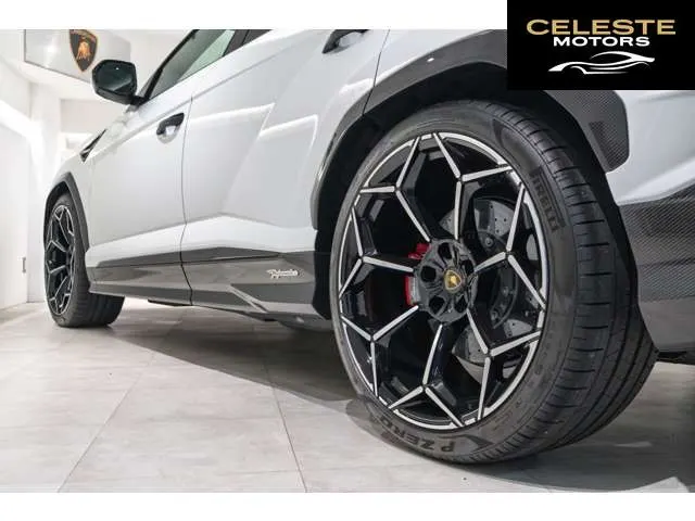 LAMBORGHINI Urus 2023 — photo 8 sur 8