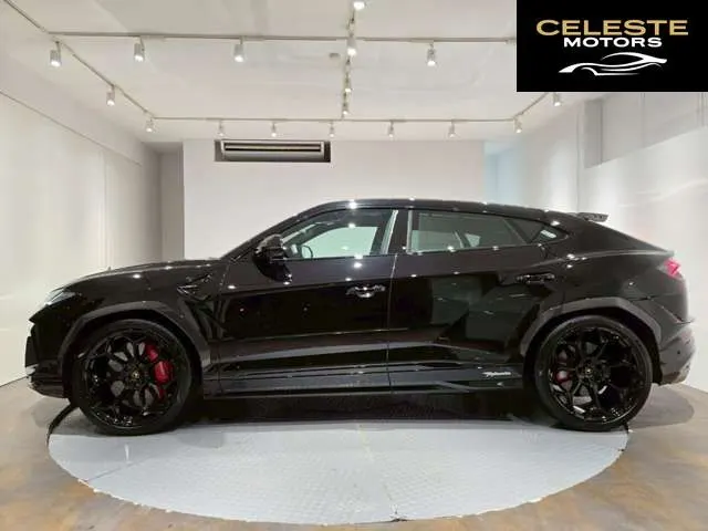LAMBORGHINI Urus 2025 — photo 2 sur 8
