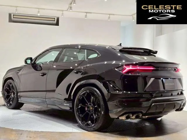 LAMBORGHINI Urus 2025 — photo 3 sur 8