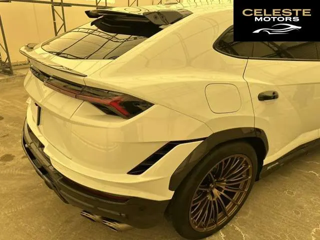 LAMBORGHINI Urus 2024 — photo 3 sur 8