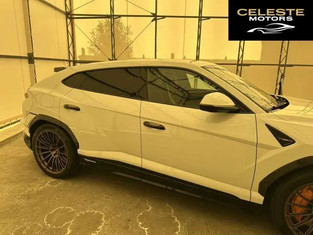 LAMBORGHINI Urus 2024 — photo 5 sur 8