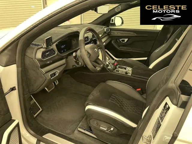 LAMBORGHINI Urus 2024 — photo 8 sur 8