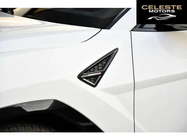 LAMBORGHINI Urus 2022 — photo 2 sur 8