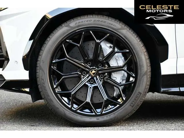 LAMBORGHINI Urus 2022 — photo 4 sur 8
