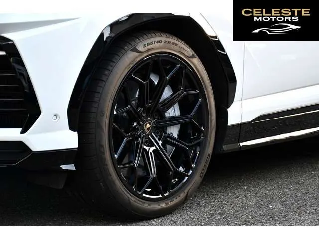 LAMBORGHINI Urus 2022 — photo 5 sur 8