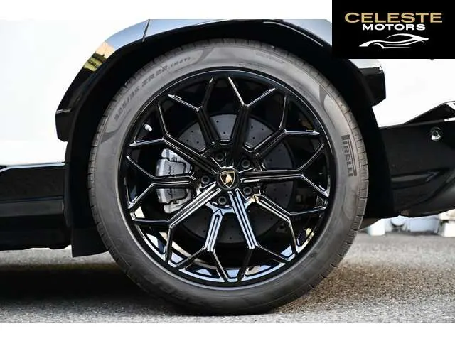 LAMBORGHINI Urus 2022 — photo 7 sur 8