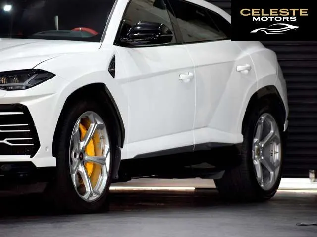 LAMBORGHINI Urus 2019 — photo 4 sur 8