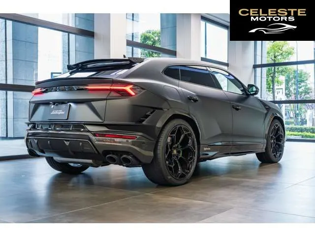LAMBORGHINI Urus 2025 — photo 5 sur 8