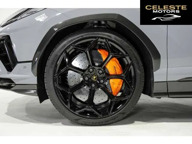 LAMBORGHINI Urus 2025 — photo 3 sur 8