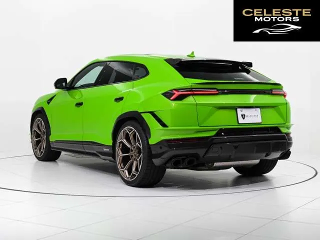 LAMBORGHINI Urus 2024 — photo 2 sur 8