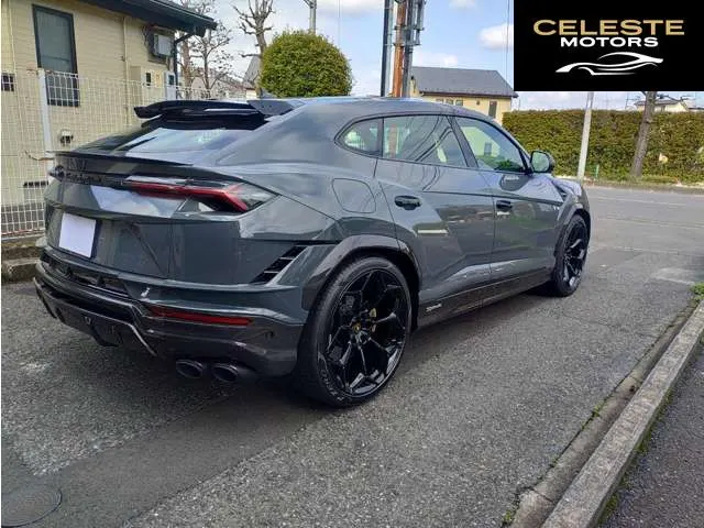 LAMBORGHINI Urus 2025 — photo 2 sur 8