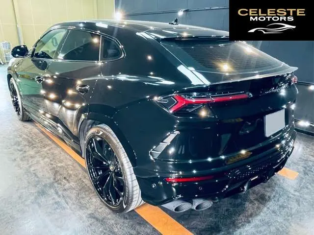LAMBORGHINI Urus 2021 — photo 4 sur 8