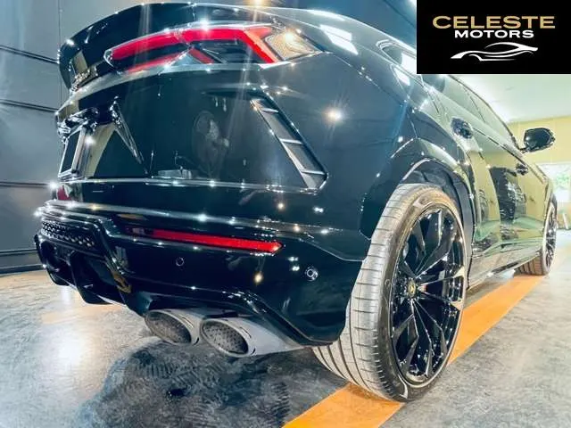 LAMBORGHINI Urus 2021 — photo 5 sur 8