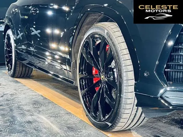 LAMBORGHINI Urus 2021 — photo 8 sur 8