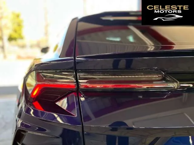 LAMBORGHINI Urus 2019 — photo 7 sur 8