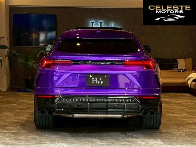 LAMBORGHINI Urus 2023 — photo 2 sur 8