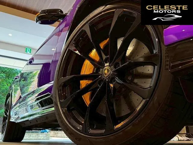 LAMBORGHINI Urus 2023 — photo 4 sur 8