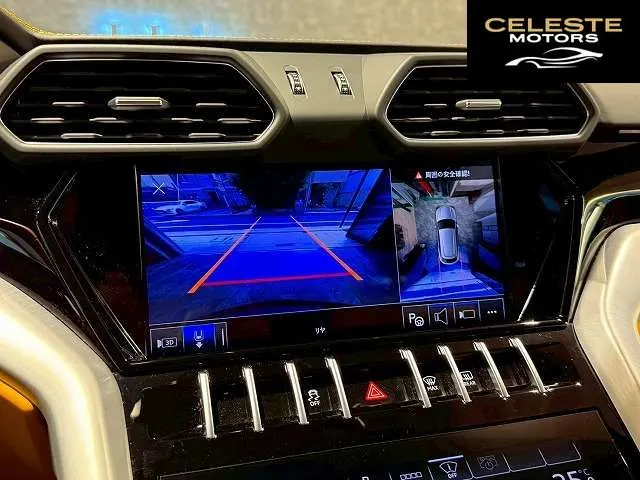 LAMBORGHINI Urus 2023 — photo 8 sur 8