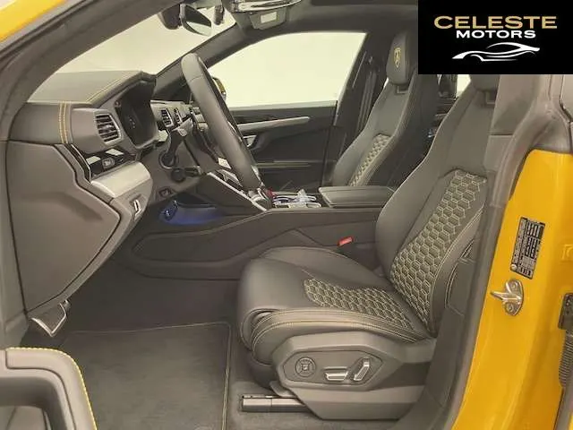 LAMBORGHINI Urus 2024 — photo 2 sur 8