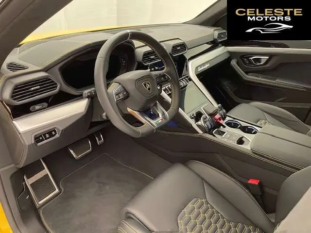LAMBORGHINI Urus 2024 — photo 3 sur 8