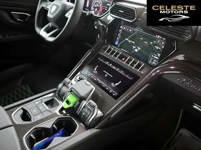 LAMBORGHINI Urus 2021 — photo 3 sur 8