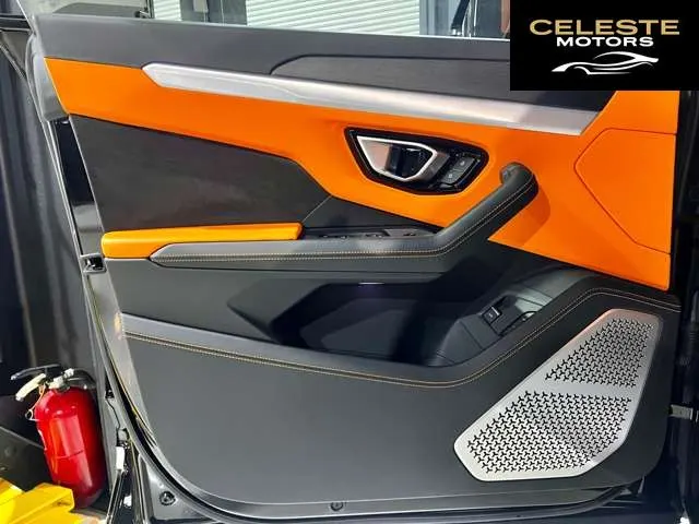 LAMBORGHINI Urus 2019 — photo 2 sur 8