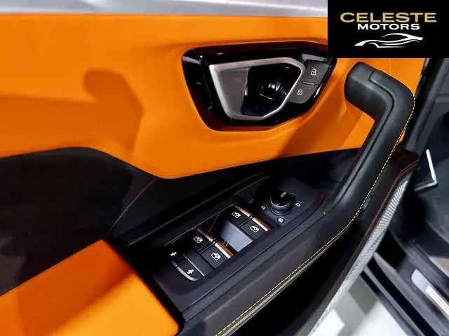 LAMBORGHINI Urus 2019 — photo 3 sur 8