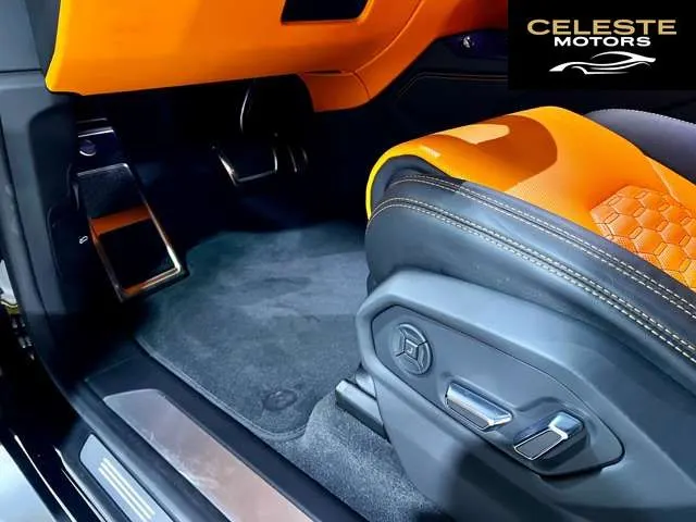 LAMBORGHINI Urus 2019 — photo 4 sur 8