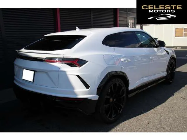 LAMBORGHINI Urus 2021 — photo 2 sur 8