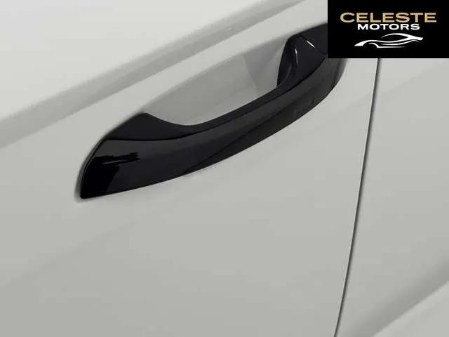 LAMBORGHINI Urus 2025 — photo 8 sur 8