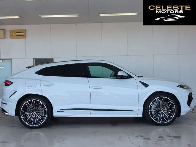 LAMBORGHINI Urus 2026 — photo 2 sur 8